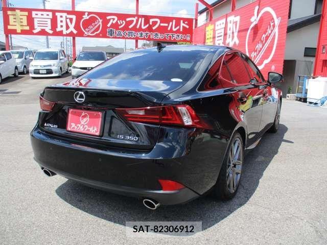 Lexus IS 2015-04 334307-5