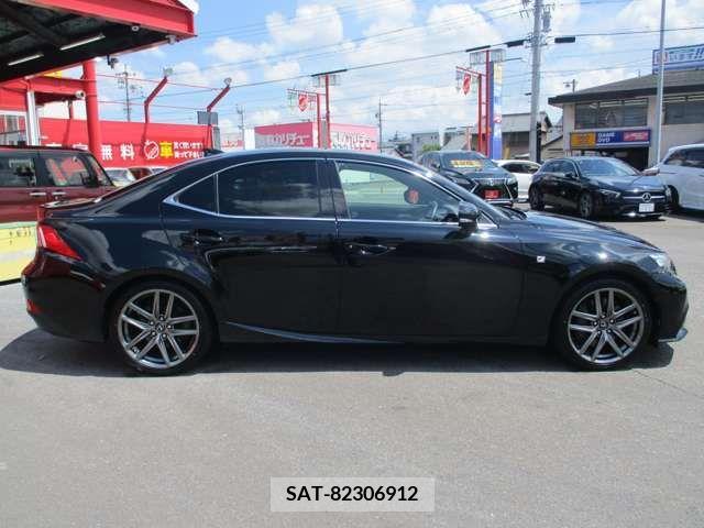 Lexus IS 2015-04 334307-3
