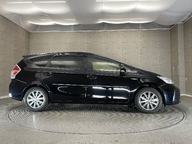 Toyota PRIUS ALPHA 2015-05 15910-15