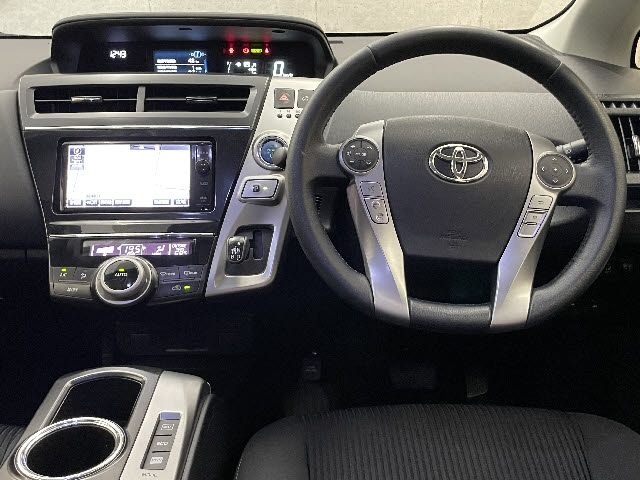 Toyota PRIUS ALPHA 2015-05 15910-2