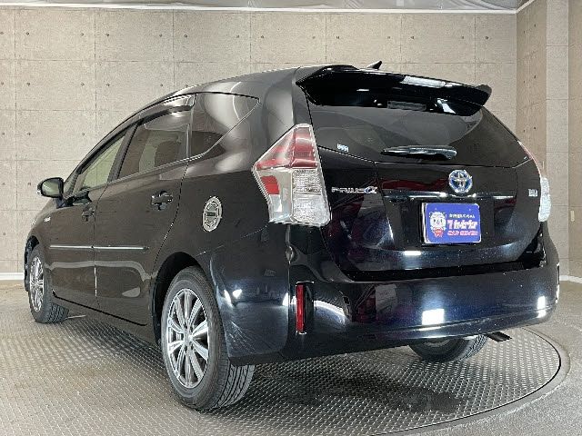 Toyota PRIUS ALPHA 2015-05 15910-13