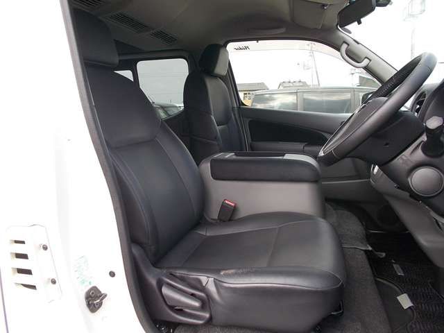 Nissan NV350 Caravan 2020-11 11375-17