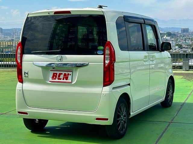 Honda N BOX 2018-03 21127-2