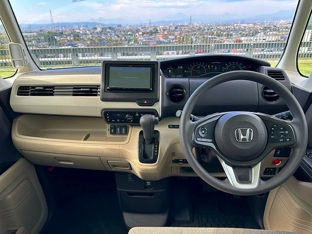 Honda N BOX 2018-03 21127-1
