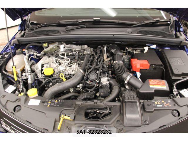 Renault LUTECIA 2022-03 373729-29