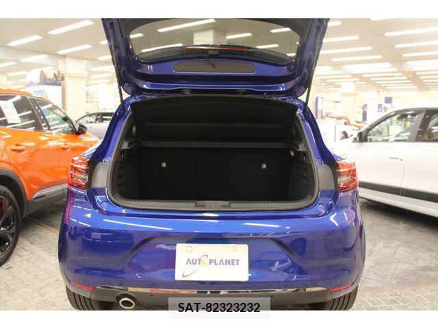 Renault LUTECIA 2022-03 373729-27