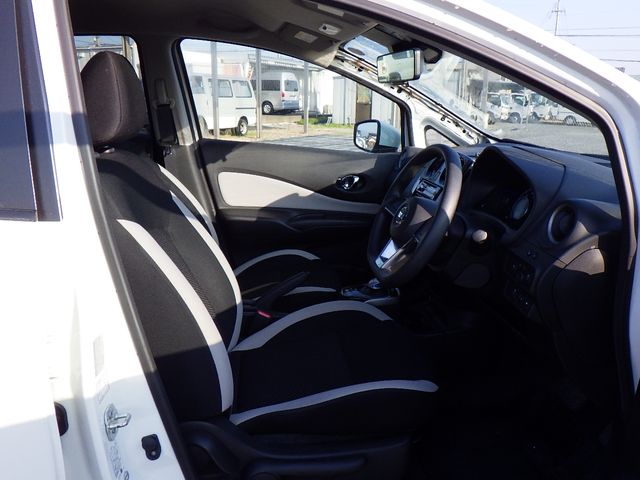 Nissan NOTE 2018-10 13625-7