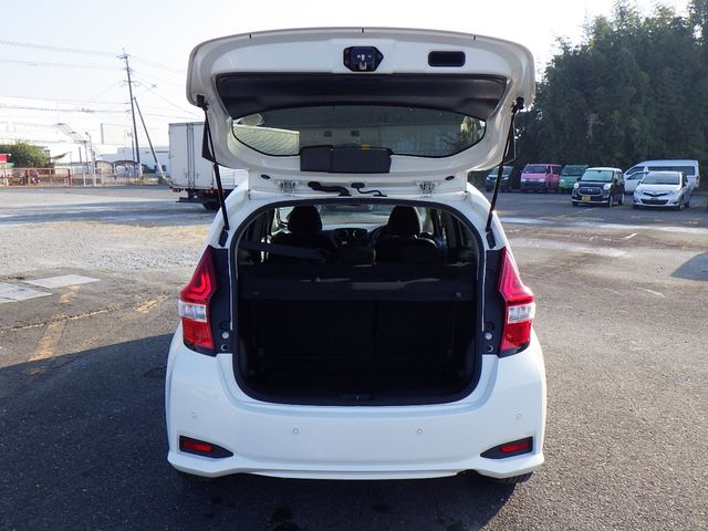 Nissan NOTE 2018-10 13625-21
