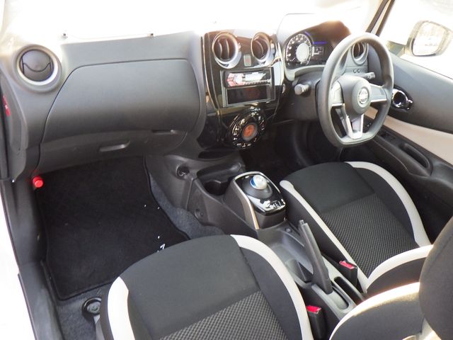 Nissan NOTE 2018-10 13625-8