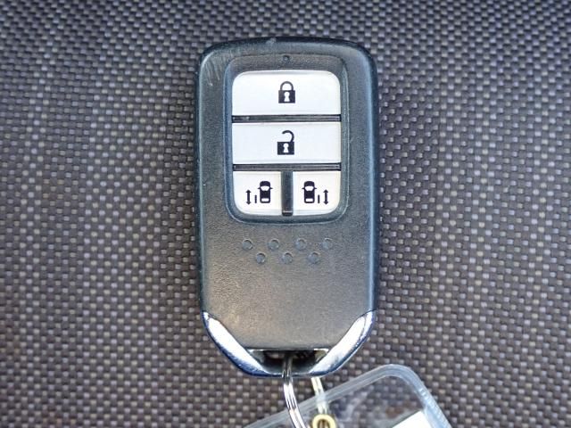 Honda FREED HYBRID 2017-06 16883-22