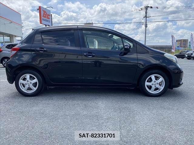 Toyota VITZ 2013-08 370173-8