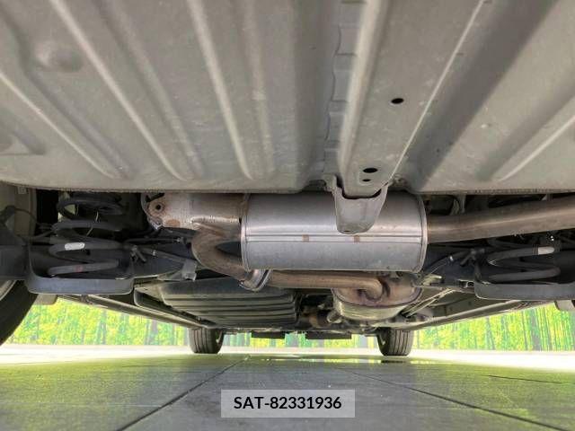 Toyota VOXY 2015-01 341968-18