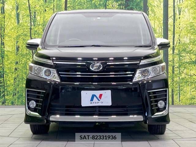 Toyota VOXY 2015-01 341968-14