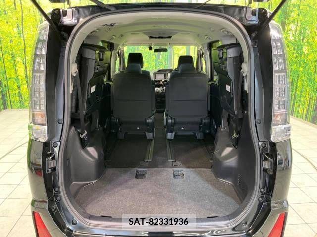 Toyota VOXY 2015-01 341968-13