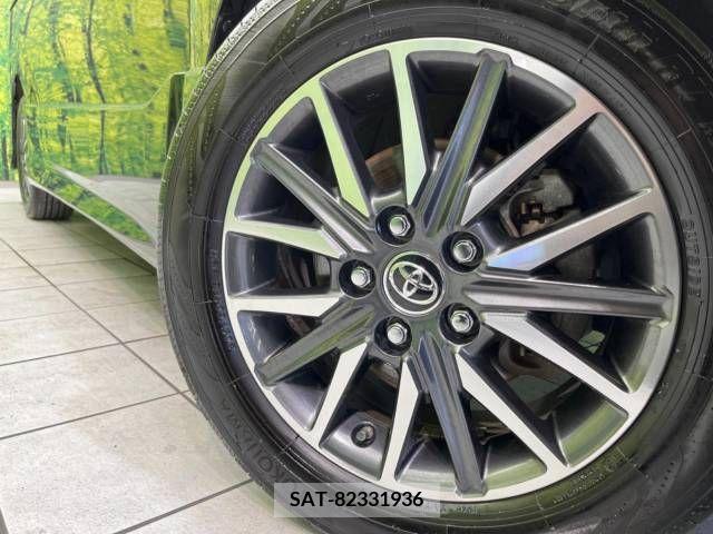 Toyota VOXY 2015-01 341968-12