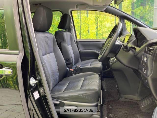 Toyota VOXY 2015-01 341968-8