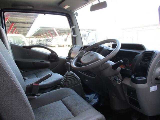 Nissan ATLAS 2018-03 3697-9