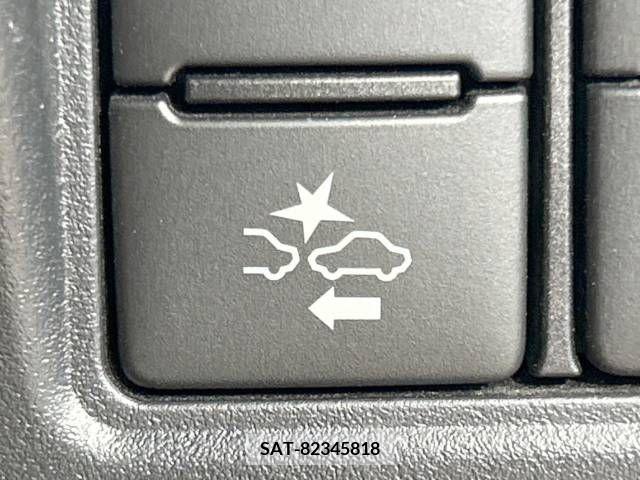 Toyota VOXY 2021-01 321698-7