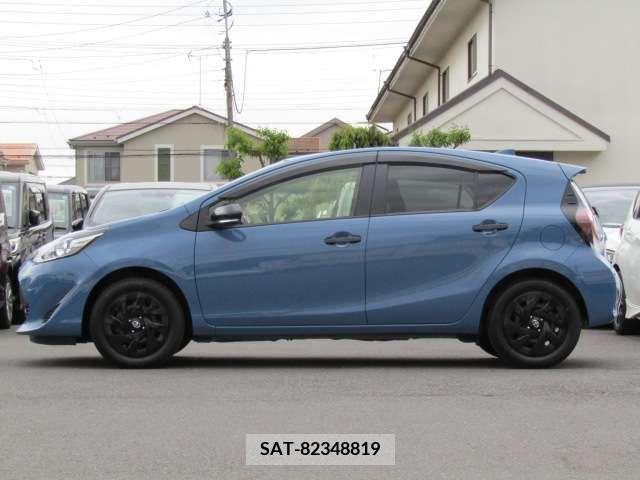 Toyota AQUA 2021-03 292053-4
