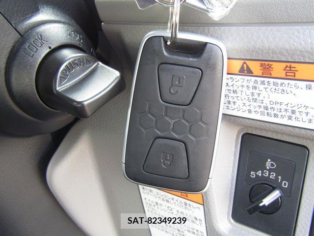 Mitsubishi CANTER 2023-11 263881-23