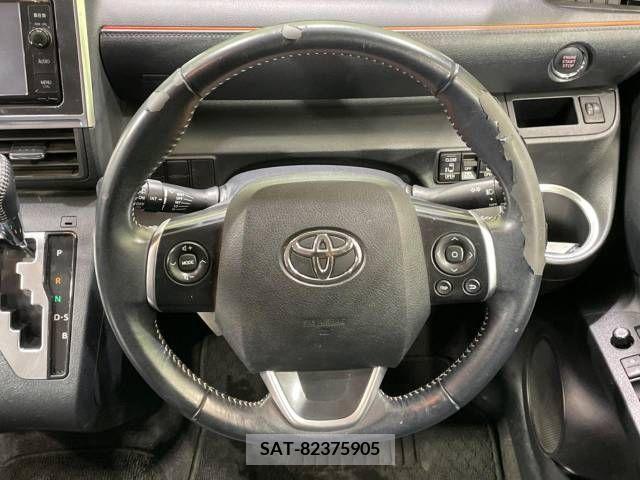 Toyota SIENTA 2015-11 242121-12