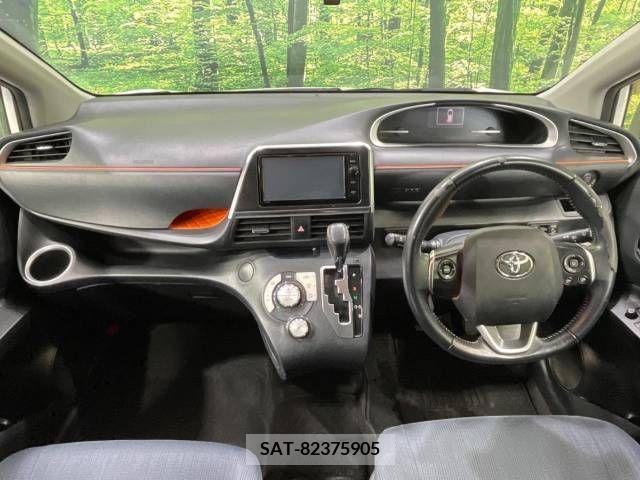 Toyota SIENTA 2015-11 242121-1