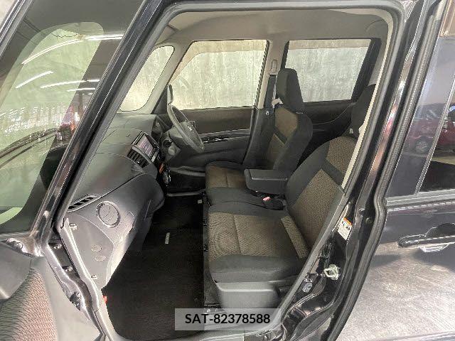 Nissan ROOX 2013-01 212643-12