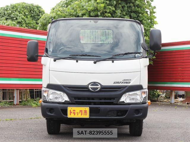 Hino DUTRO 2017-08 320403-2