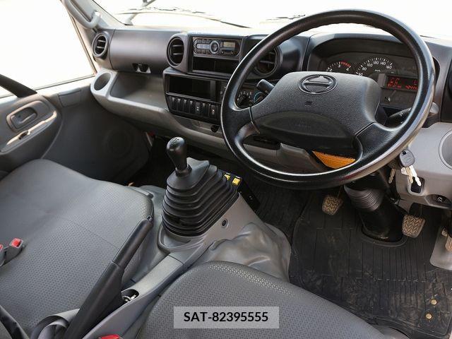 Hino DUTRO 2017-08 320403-18
