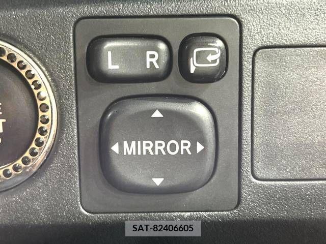 Toyota VITZ 2010-01 370141-6