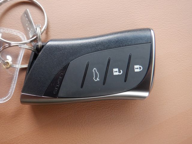 Lexus ES 2019-05 20587-17