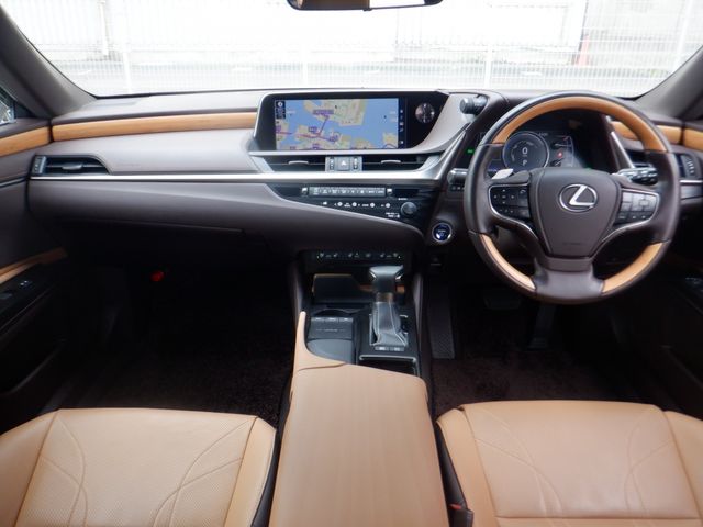 Lexus ES 2019-05 20587-1