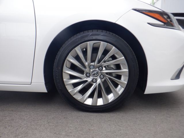 Lexus ES 2019-05 20587-18
