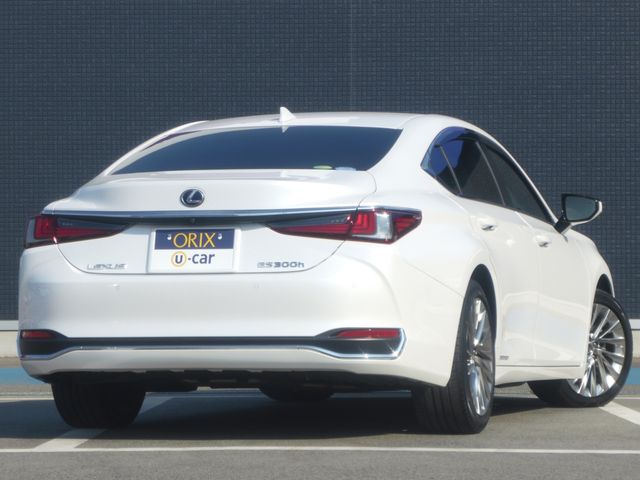 Lexus ES 2019-05 20587-2