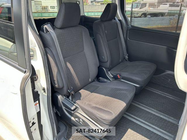 Toyota VOXY HYBRID 2014-03 370557-16