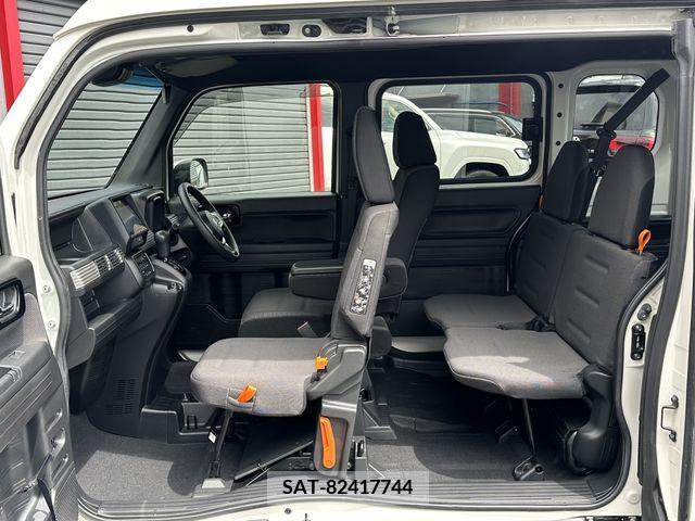 Honda N-VAN 2019-04 307925-16