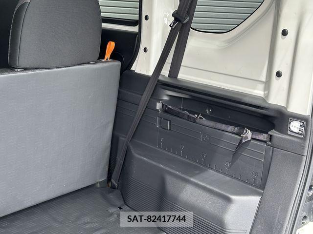 Honda N-VAN 2019-04 307925-18