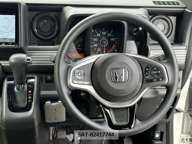 Honda N-VAN 2019-04 307925-14