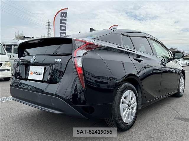 Toyota PRIUS 2016-05 282052-14