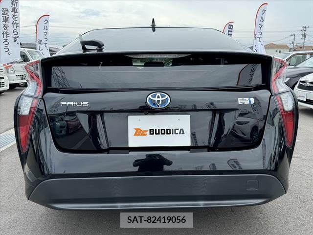Toyota PRIUS 2016-05 282052-13