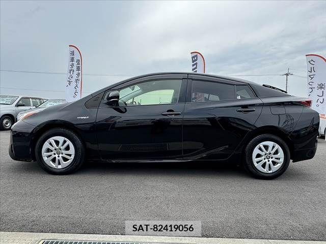 Toyota PRIUS 2016-05 282052-10