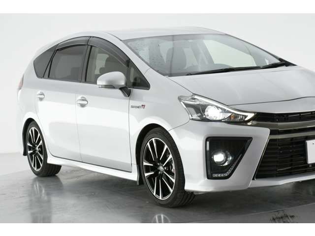 Toyota PRIUS ALPHA 2018-03 22890-8