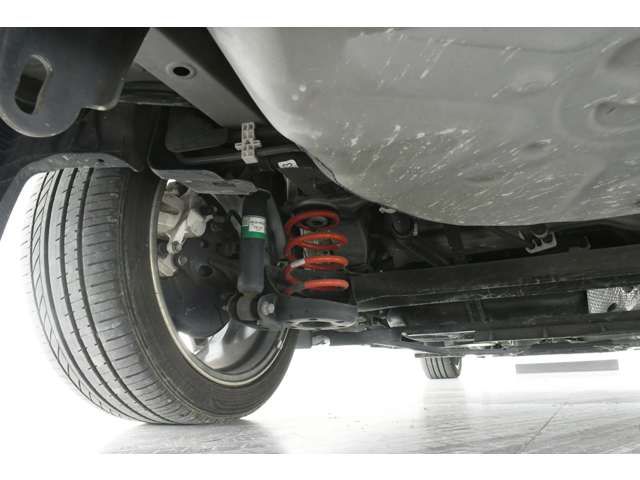 Toyota PRIUS ALPHA 2018-03 22890-11
