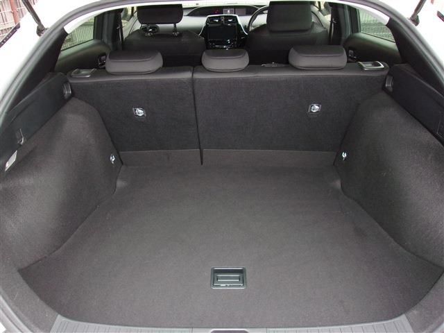 Toyota PRIUS 2019-03 4219-24