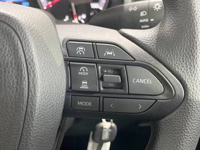 Toyota NOAH 2023-04 193338-4