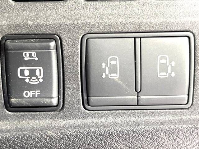 Nissan SERENA 2018-03 8861-5