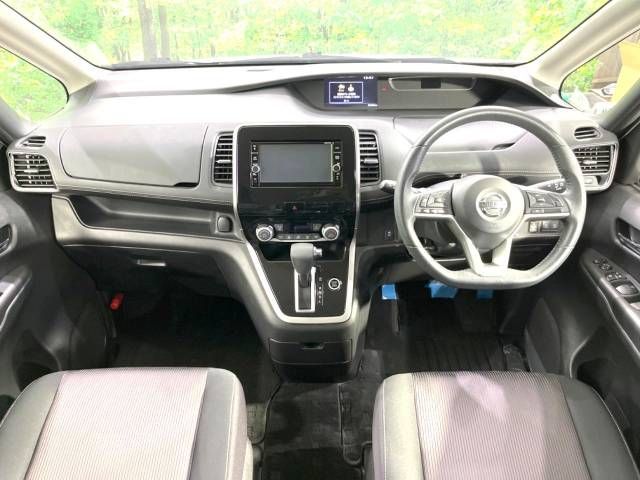 Nissan SERENA 2018-03 8861-1