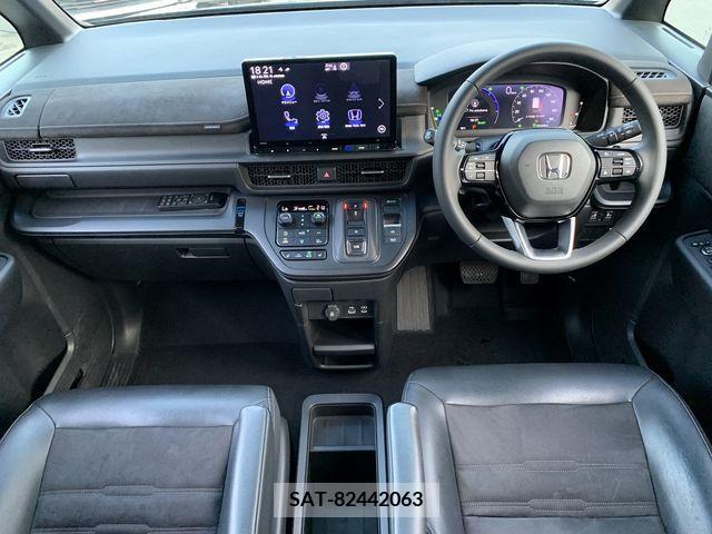 Honda STEP WGN 2023-02 324740-2