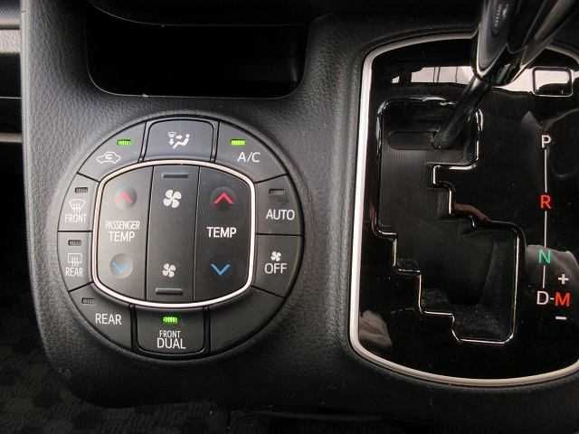 Toyota NOAH 2017-11 180424-8