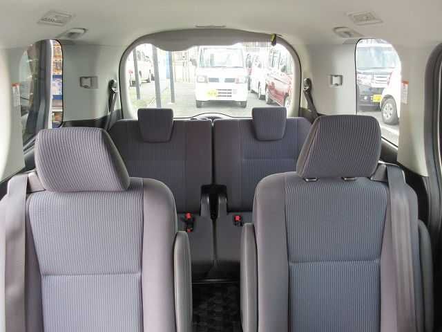 Toyota NOAH 2017-11 180424-14